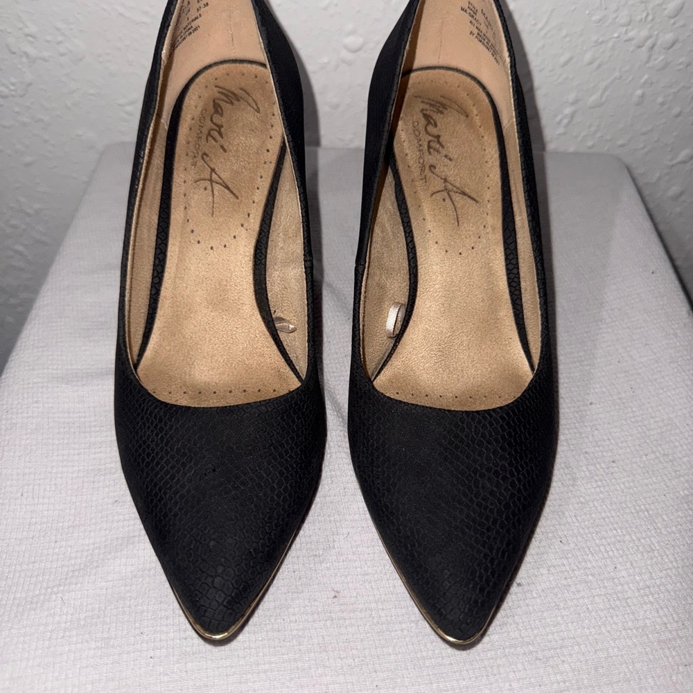 Nina Black Textured Heels